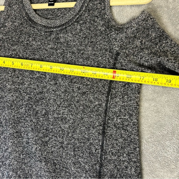 Aqua Cashmere Women’s Off-Shoulder Gray Sweater Size Small - Picture 5 of 7